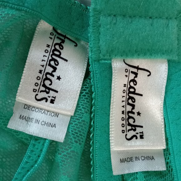 NWOT Fredrick's Of Hollywood Green Halter Bra & Garter W/Built-in Panty Set Sz L - Picture 7 of 8